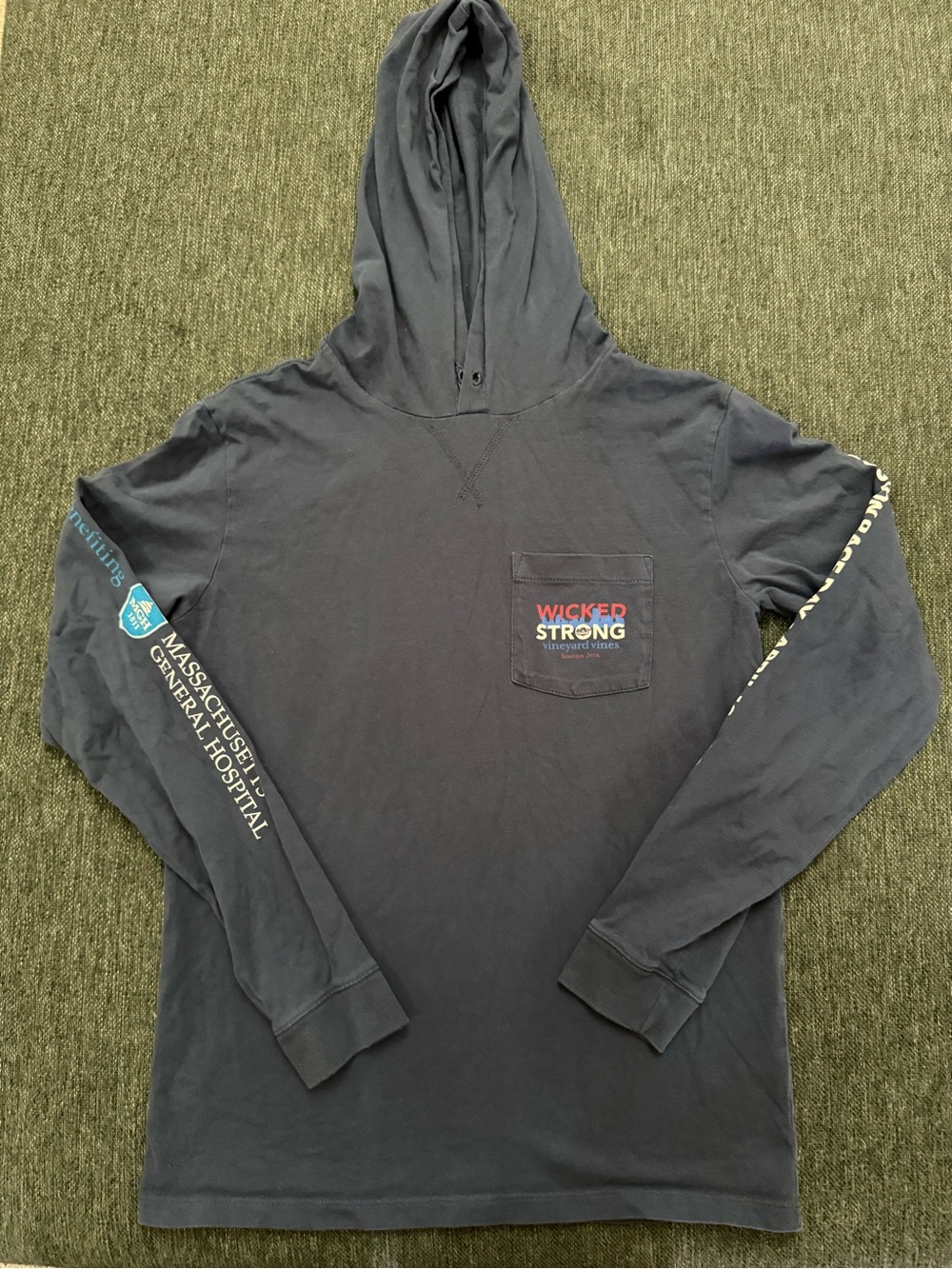 Vineyard vines adult Wicked Strong Navy Hooded Long Sleeve Pocket Tee size XS